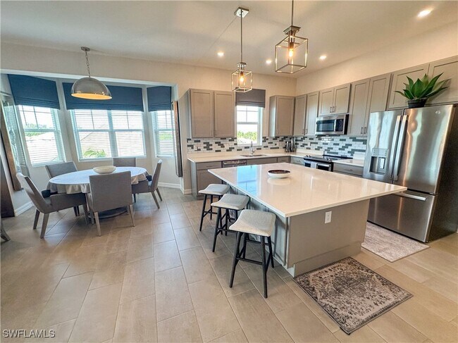 Foto del edificio - 163 Indies Dr E