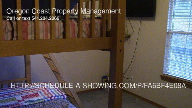 Foto del edificio - 3475 NW Marine Ave