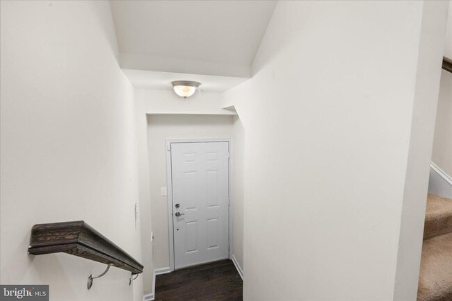 Building Photo - 9717 Tealbriar Dr