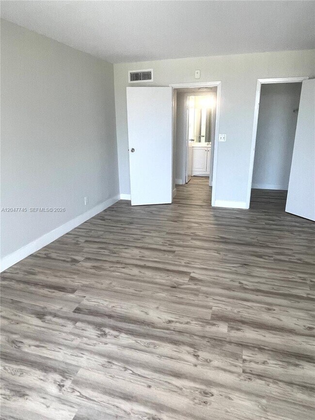 Foto del edificio - 2101 Atlantic Shores Blvd