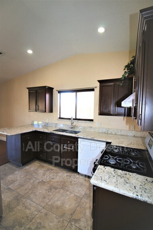 Building Photo - 82360 Priscilla Ct