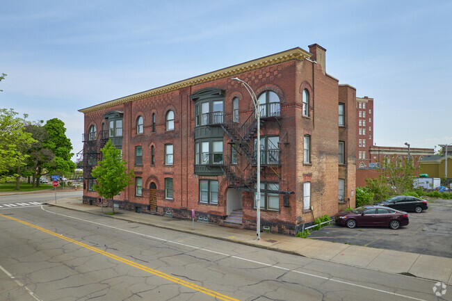 Building Photo - Franklin Street Apartments