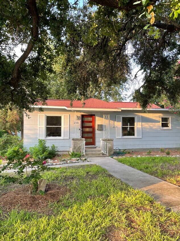 Foto principal - 210 Quentin Dr
