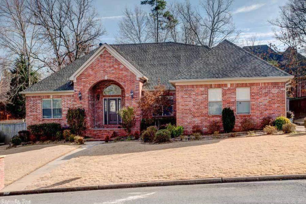 Primary Photo - 17 Iviers Dr