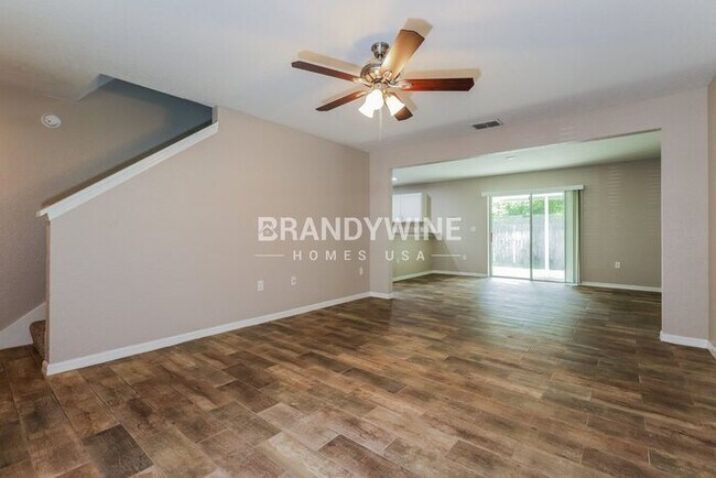Building Photo - 209 Woodknoll Pl