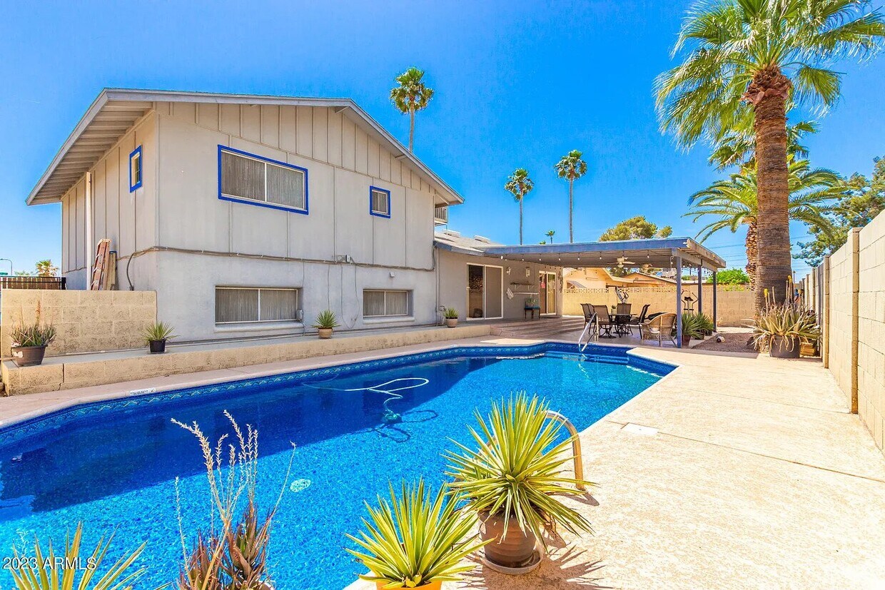 Foto principal - 6806 S Terrace Rd