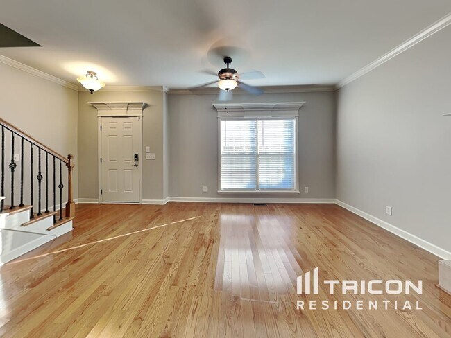 Foto del edificio - 3125 Hidden Creek Dr