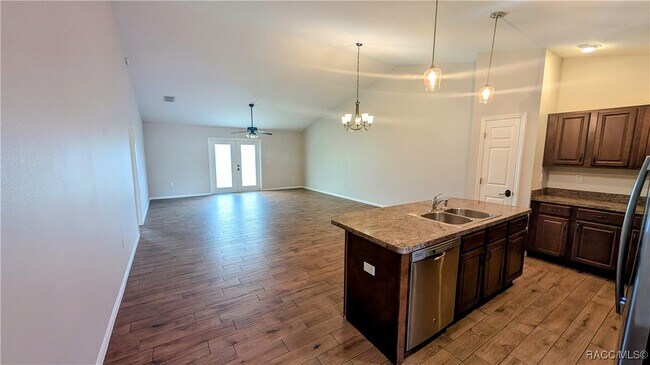 Foto del edificio - 5333 W Customer Ct