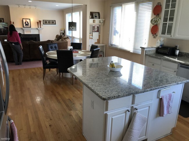 Building Photo - 4 br, 4 bath House - 6590 Shadowood Dr