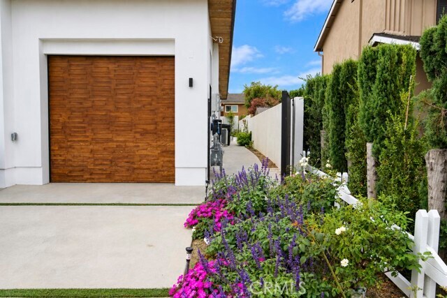 Foto del edificio - 9984 Petunia Ave
