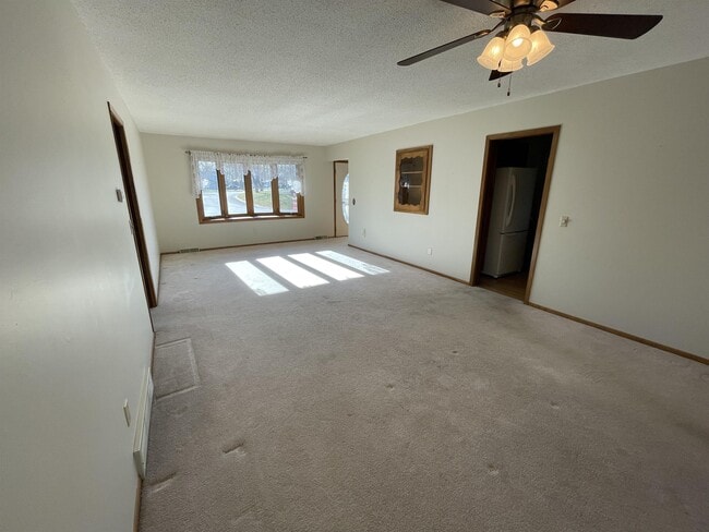 Building Photo - 1608 Mitchell Dr