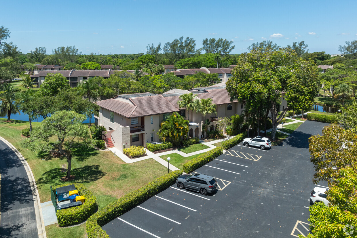 Entrada - Pines Of Boca Lago