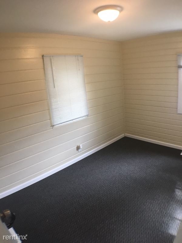 Building Photo - 3 br, 1 bath House - 2621 E Willamette Ave