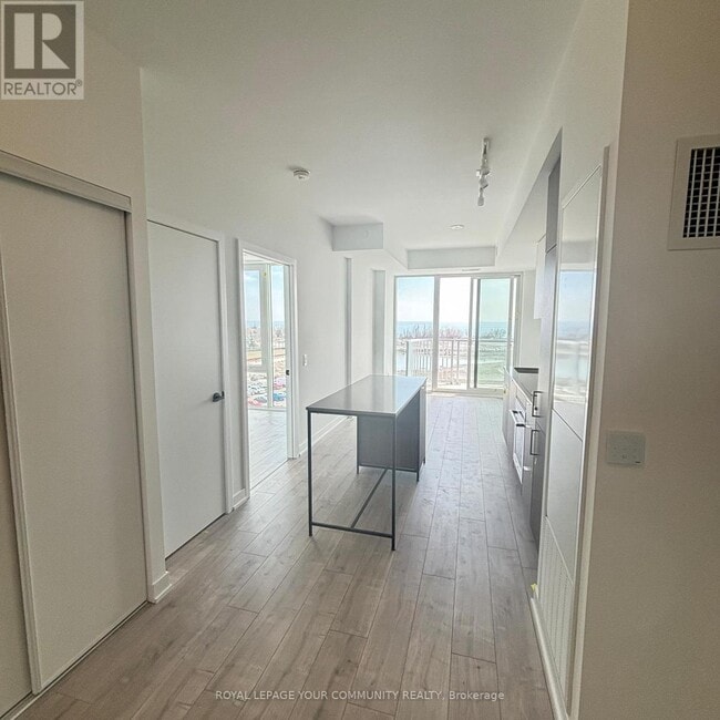 Building Photo - 220 Missinnihe Way