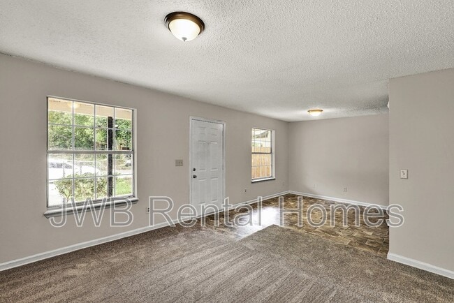 Building Photo - 2051 Yulee St