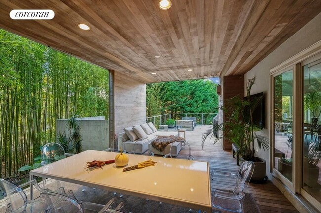 Foto del edificio - 10 Three Mile Harbor Hog Creek Rd