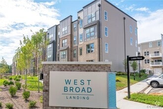 Building Photo - 2715 Acadia Dr
