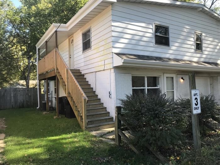 Primary Photo - 208 Cherry Ln