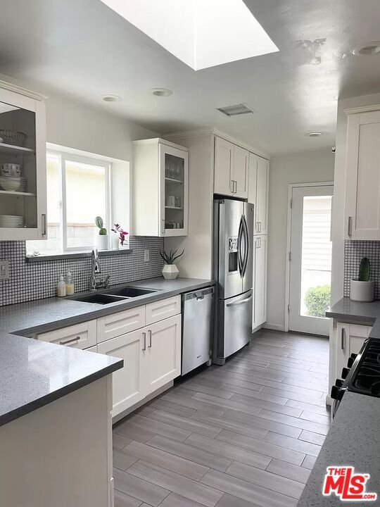 Building Photo - 7311 Dunfield Ave