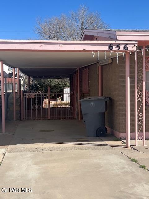 Foto del edificio - 656 Cortez Dr