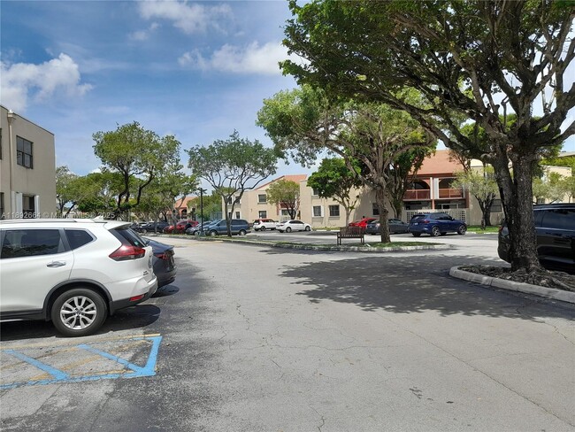 Foto del edificio - 10245 NW 9th St Cir