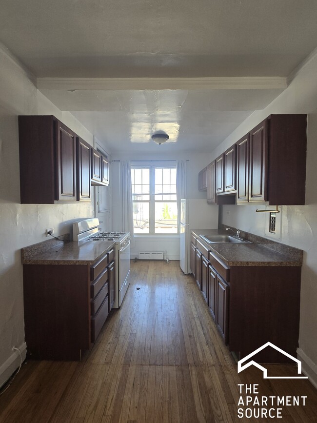 Foto del edificio - 909 Elmwood Ave