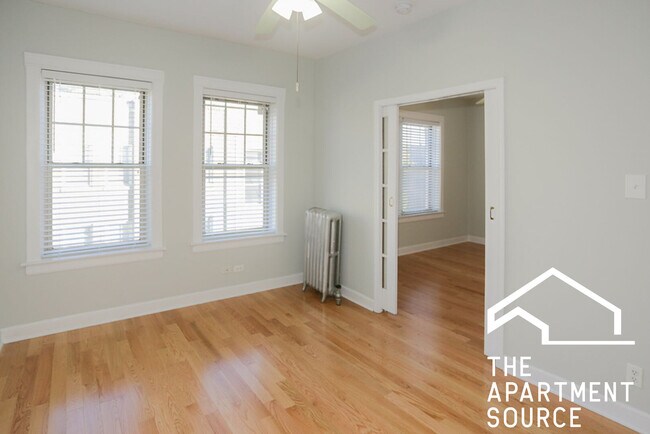 Building Photo - 1932 W Winona St