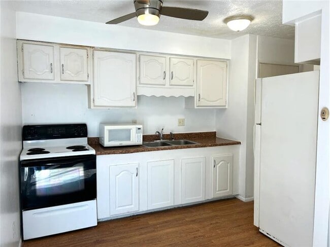 Building Photo - 375 N 12th St