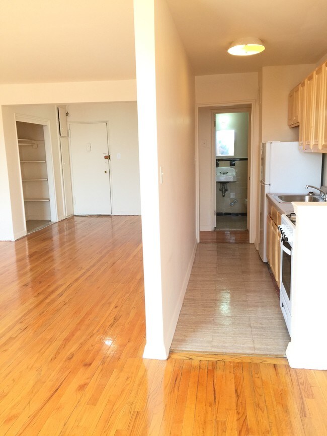 Building Photo - 315 Ovington Ave