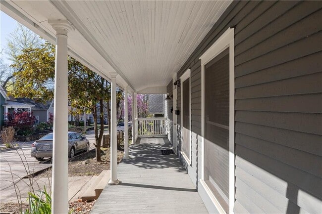 Building Photo - 349 Rollston Ave