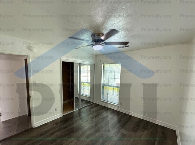 Foto del edificio - AVAILABLE NOW!!! Lovely 3/2/2 home in Grand Prairie