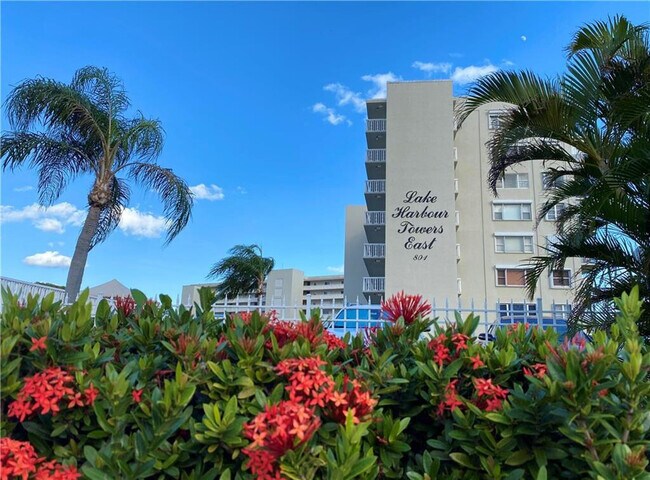 Foto del edificio - 801 Lake Shore Dr