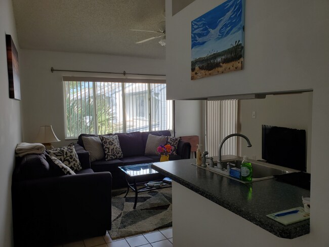 Foto del edificio - 114 Beach Park Ln