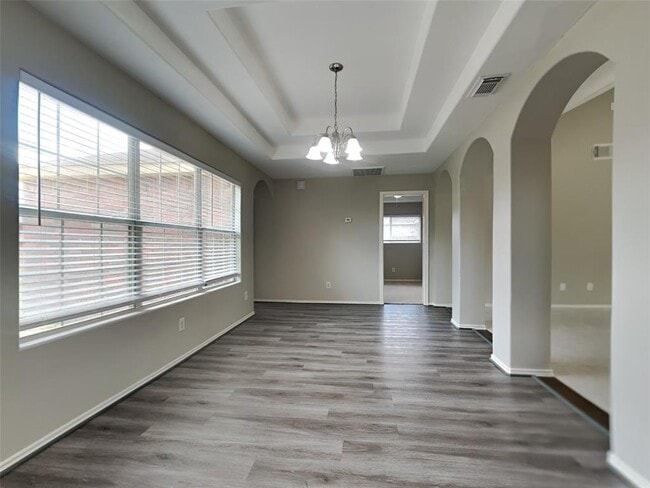 Building Photo - 5513 Rio Ramos St