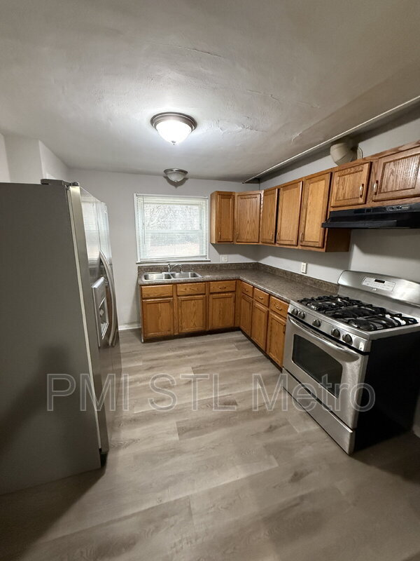 Foto del edificio - 334 Suburban Ave