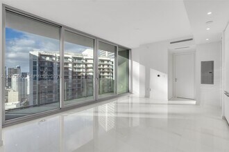 Building Photo - 300 Biscayne Blvd
