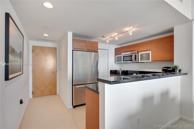 Kitchen - 253 NE 2nd St
