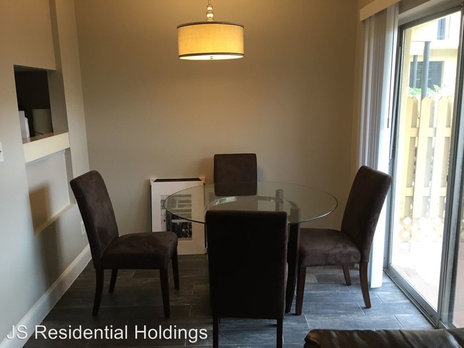 Building Photo - 1 br, 1 bath Apartment - 115 S Lois Ave # 110