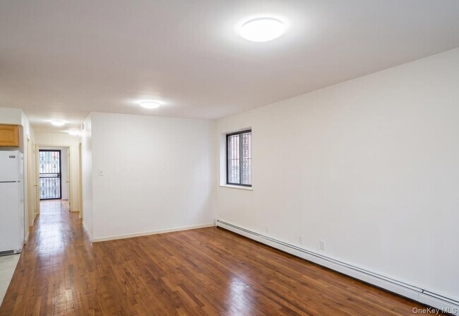 Foto del edificio - 76-13 46th Ave