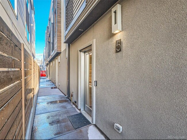 Foto del edificio - 4463 Tennyson St