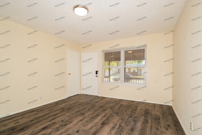 Building Photo - 1955 Hungerford Dr