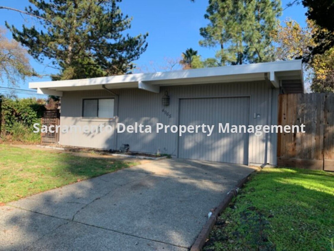 Primary Photo - Adorable 3 bedroom, 2 bathroom home in Car...