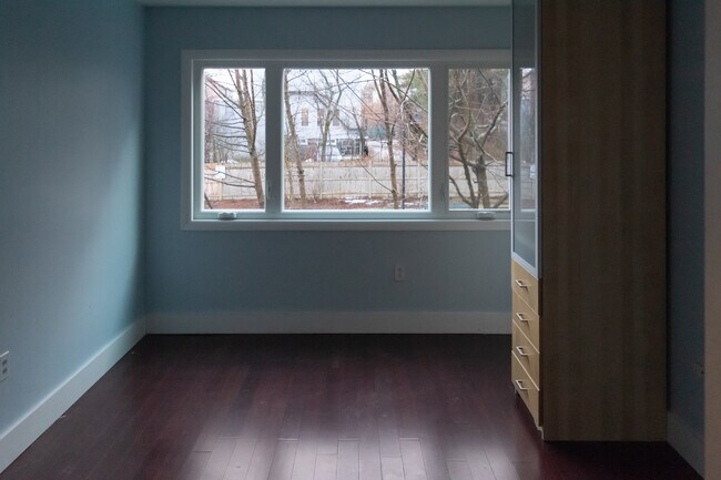 Bedroom #1 - 35 Desmoines Rd