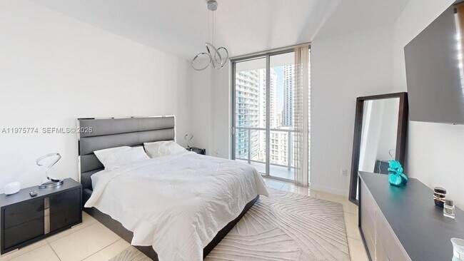 Foto del edificio - 79 SW 12th St