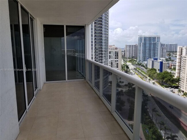 Building Photo - 1800 S Ocean Dr