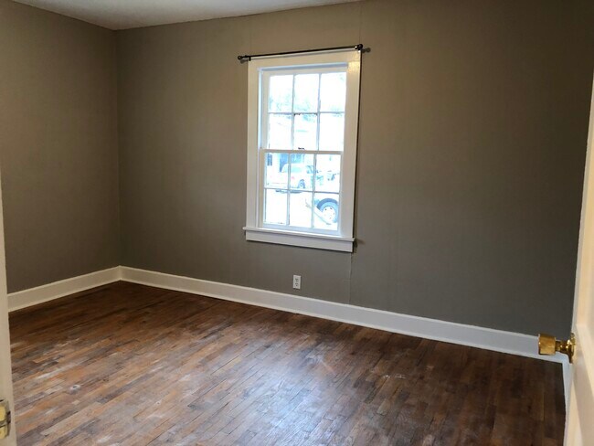 Bedroom - 124 Mountain St