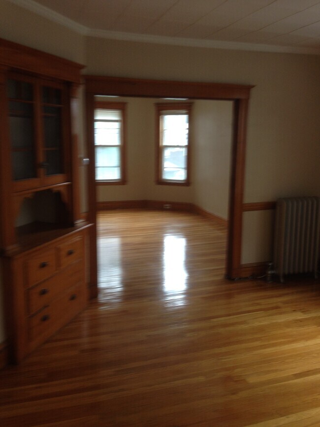 Building Photo - 15 Bardwell St
