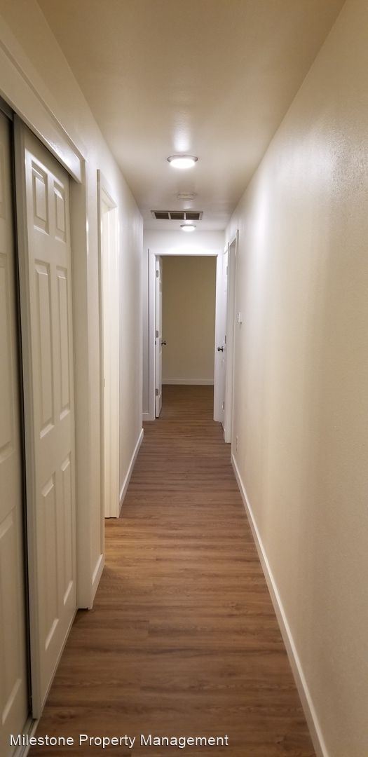 Foto del edificio - 5 br, 2 bath House - 5100 NE 46th Street