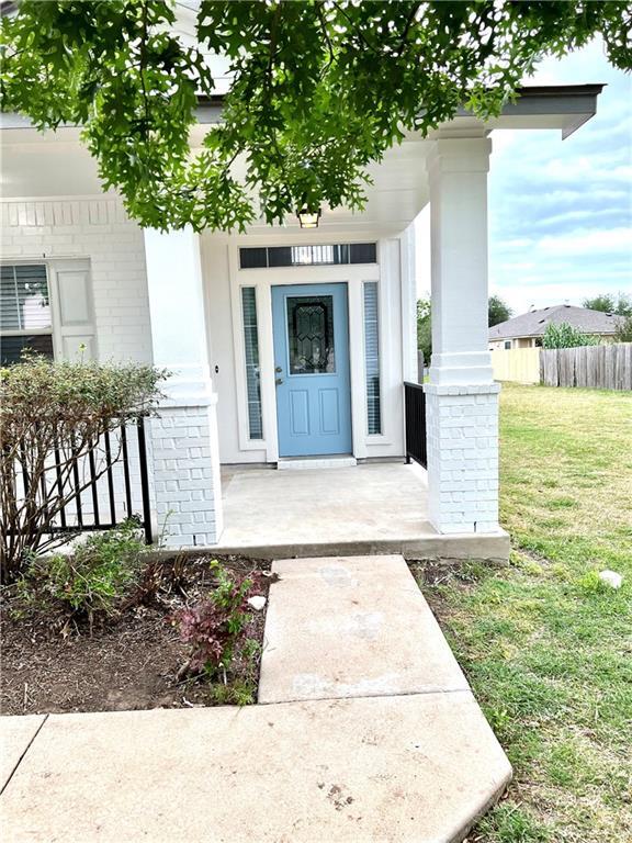 Building Photo - 922 Gentry Dr