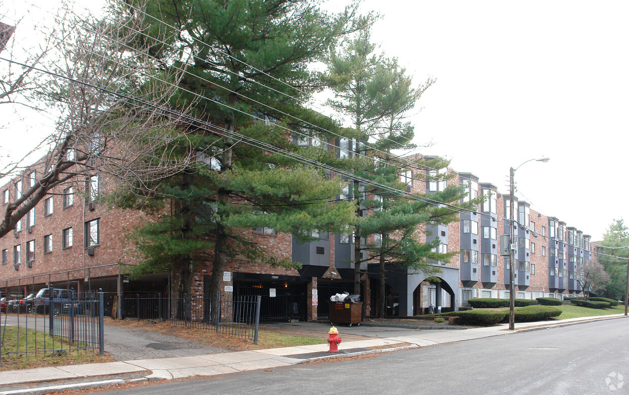 Primary Photo - Regency Place Apartments